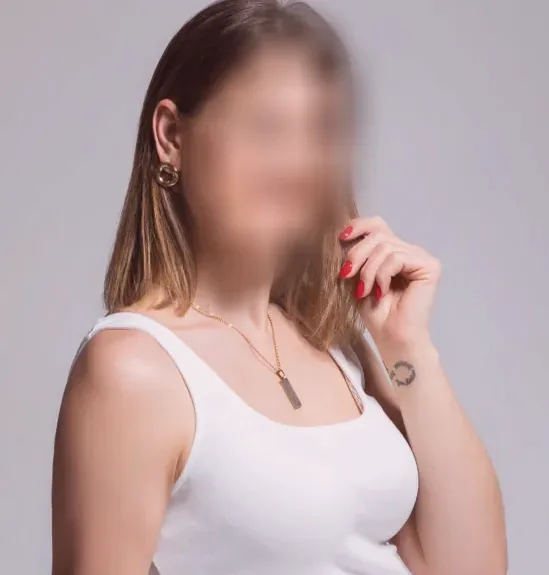 Elena, 34 anni