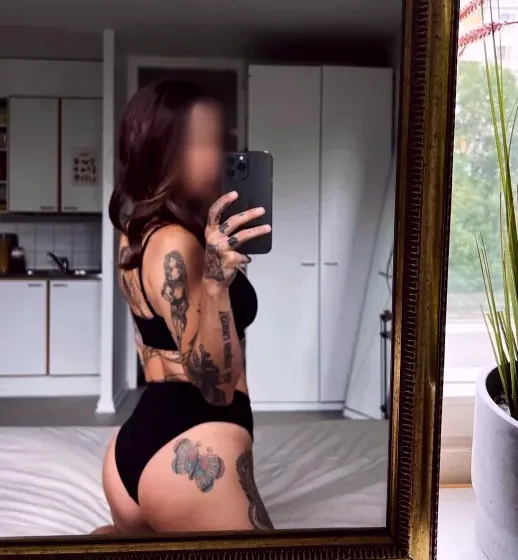 Yasmine, 27 anni